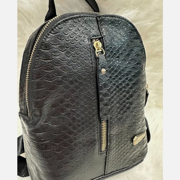 Faux Leather Backpack Small Women's Backpack Made of High-Quality Faux Leather - Picture 4 of 8
